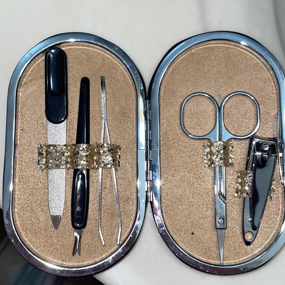 Tool kit. Gold. - Picture 2 of 2